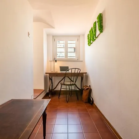 Apartment Lh - The Rose Apartment - Tower View